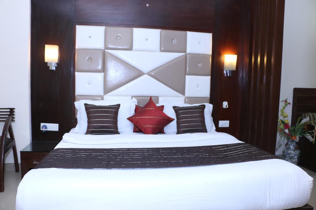 Adb Rooms Hotel Indo Continental Neu-Delhi Exterior foto