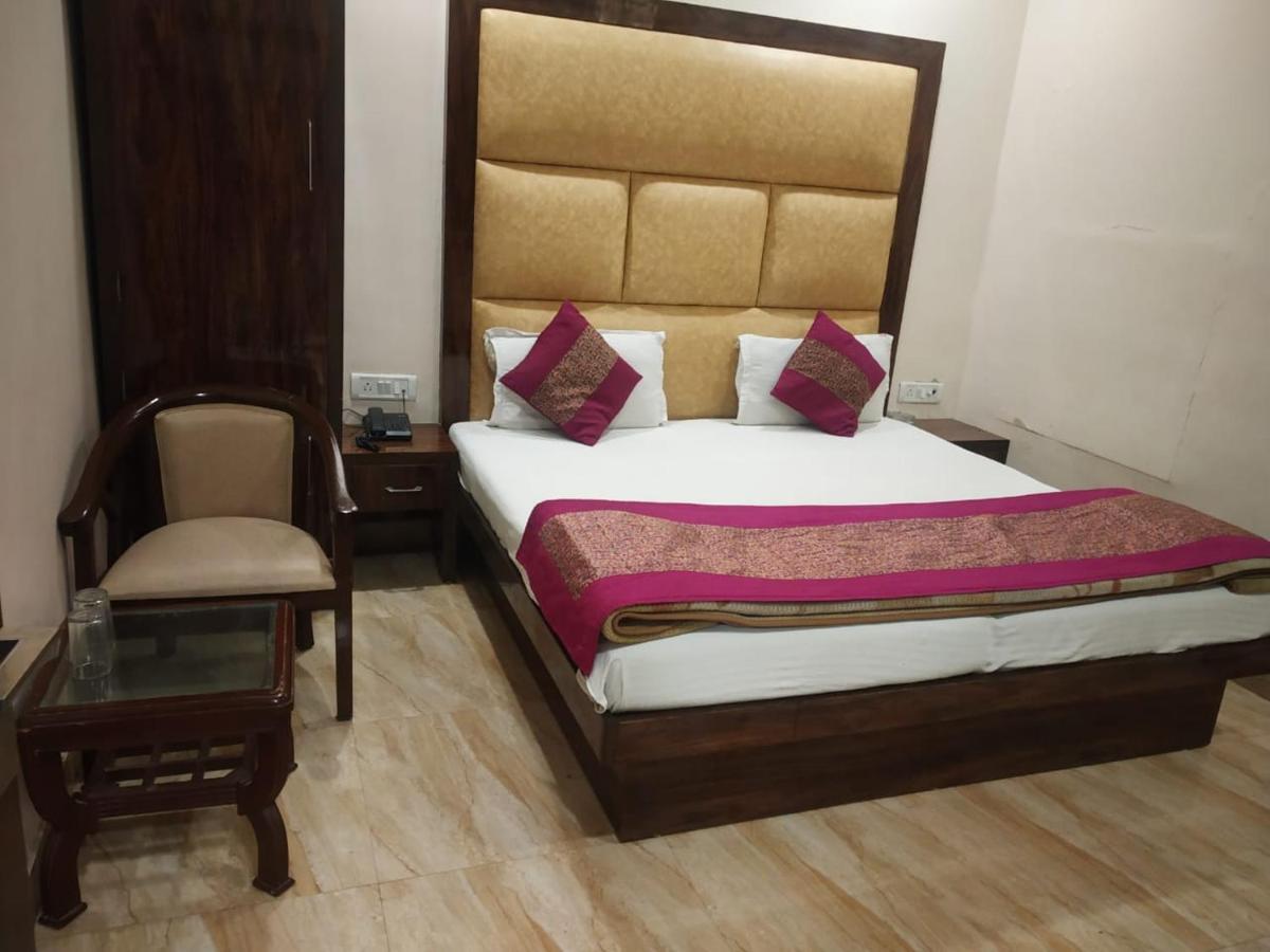 Adb Rooms Hotel Indo Continental Neu-Delhi Exterior foto