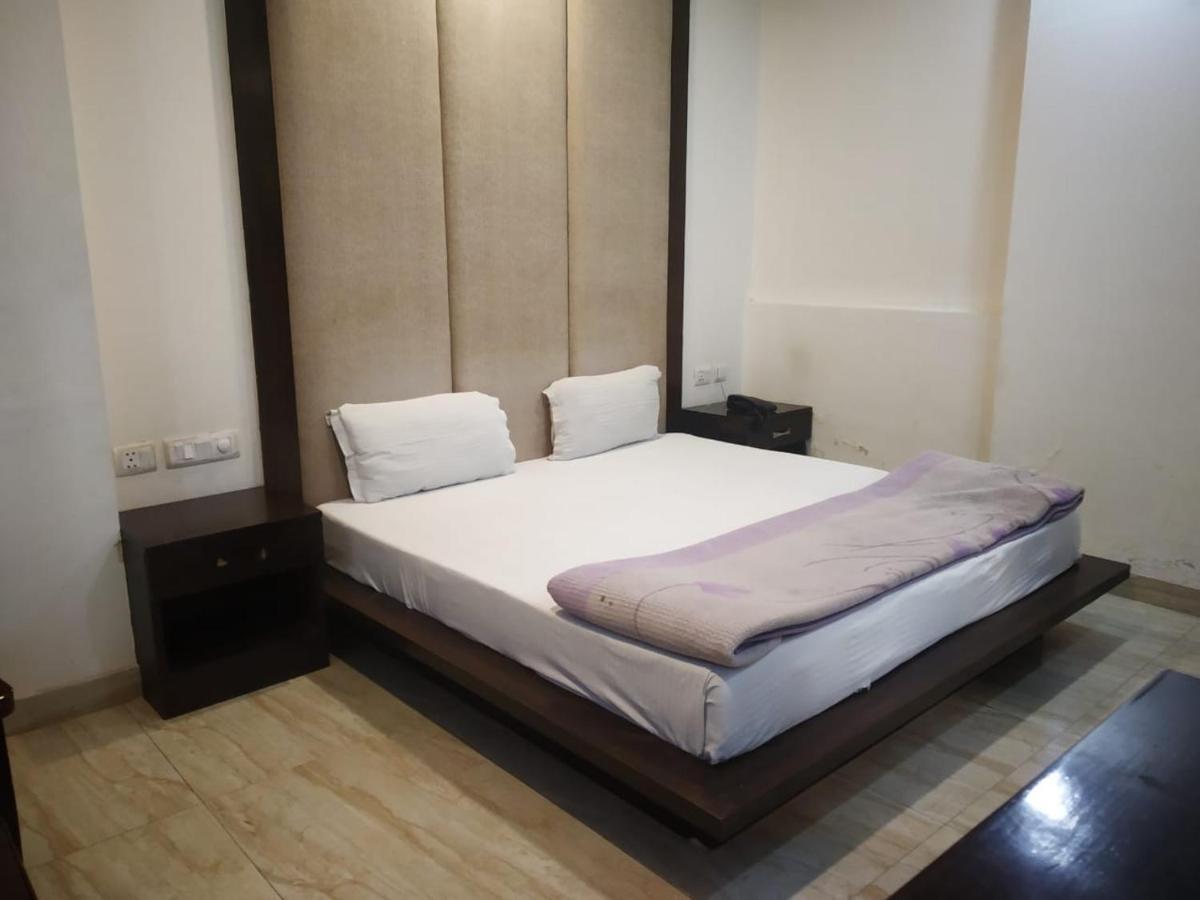 Adb Rooms Hotel Indo Continental Neu-Delhi Exterior foto