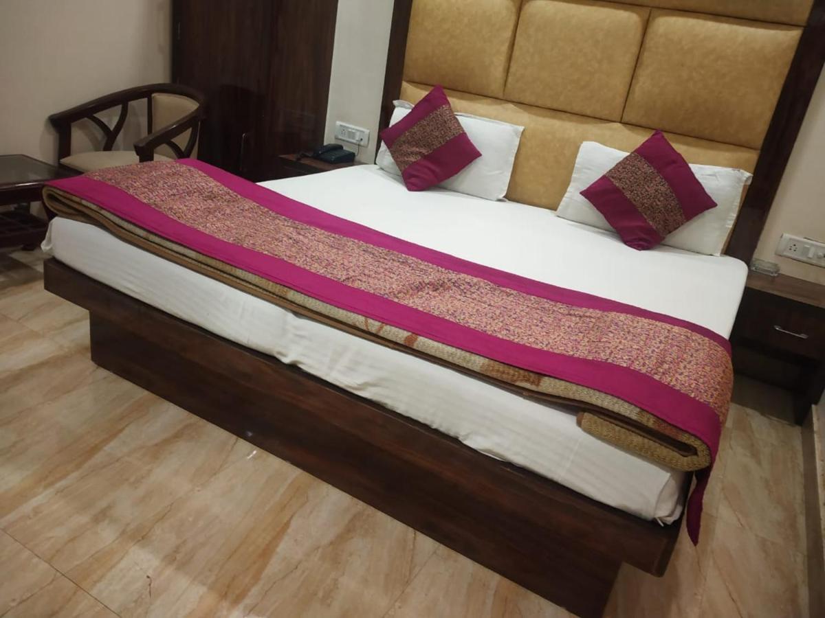 Adb Rooms Hotel Indo Continental Neu-Delhi Exterior foto