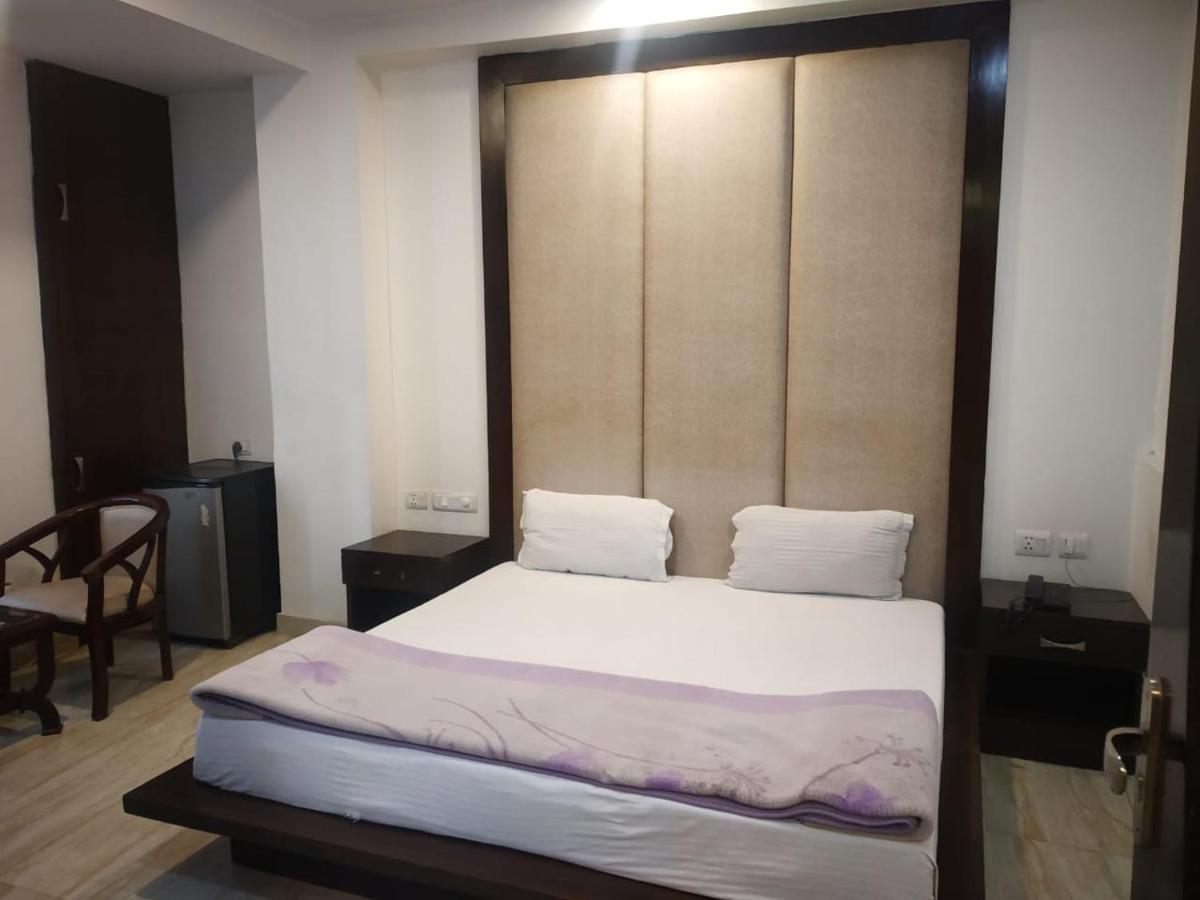 Adb Rooms Hotel Indo Continental Neu-Delhi Exterior foto