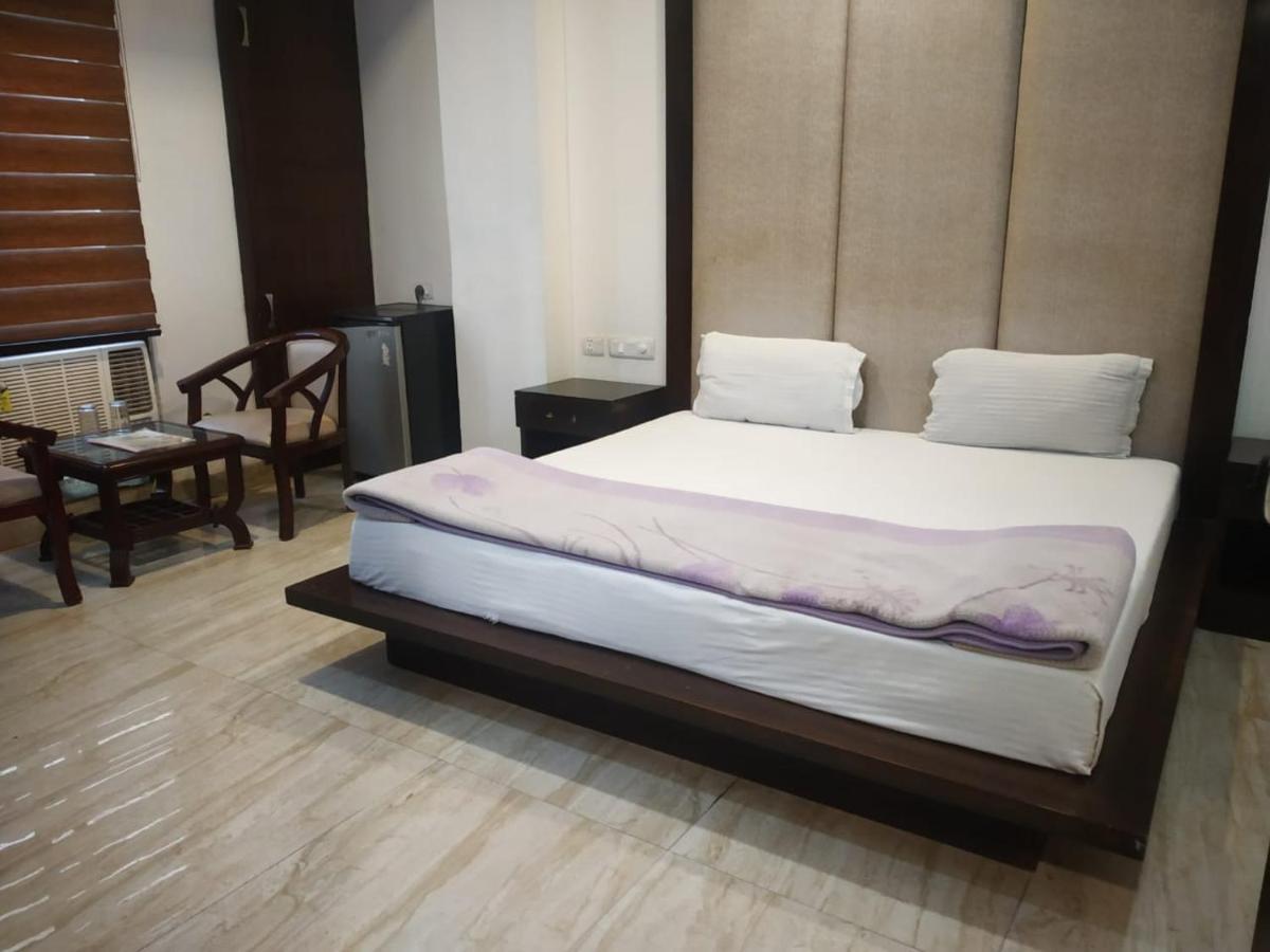 Adb Rooms Hotel Indo Continental Neu-Delhi Exterior foto