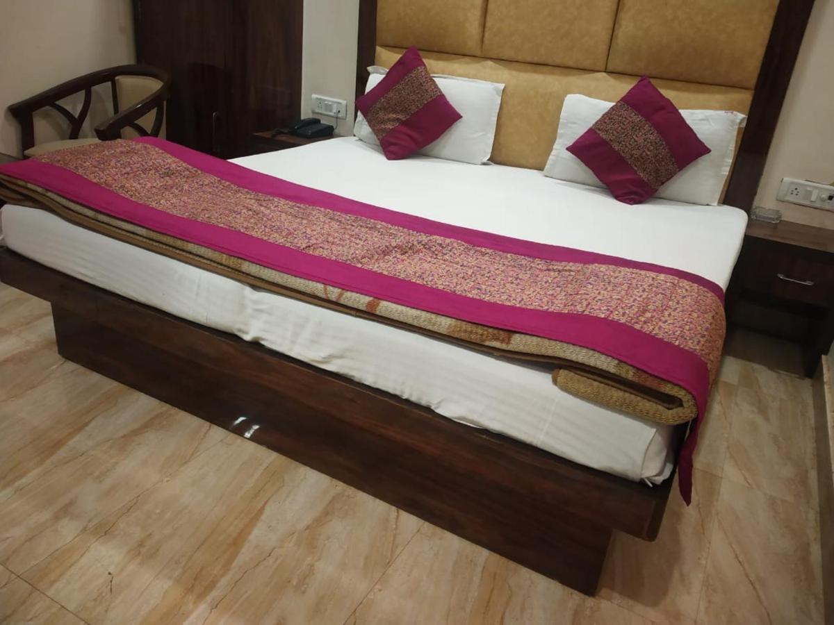 Adb Rooms Hotel Indo Continental Neu-Delhi Exterior foto